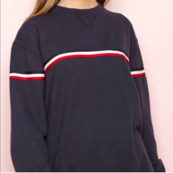 Brandy Melville Gracen Sweatshirt - Picture 4 of 4
